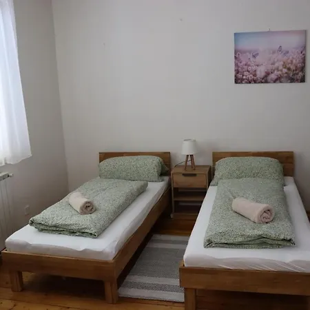 U Reky Nezarky Lásenice