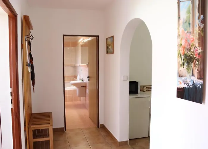 U Reky Nezarky Daire Lásenice